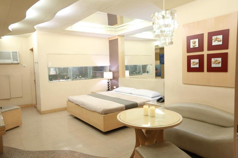 Victoria Court Suites Pasig Dış mekan fotoğraf