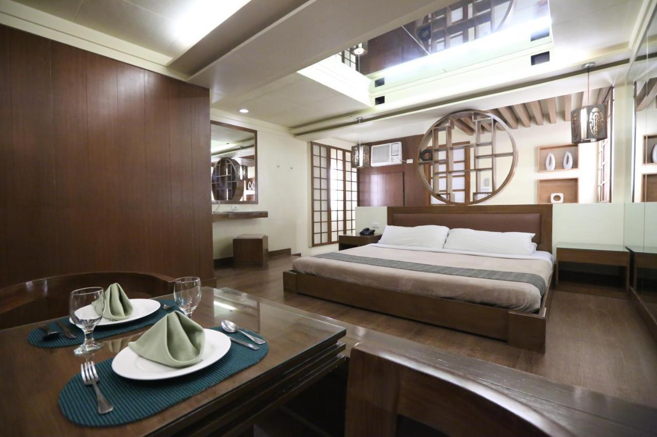Victoria Court Suites Pasig Dış mekan fotoğraf